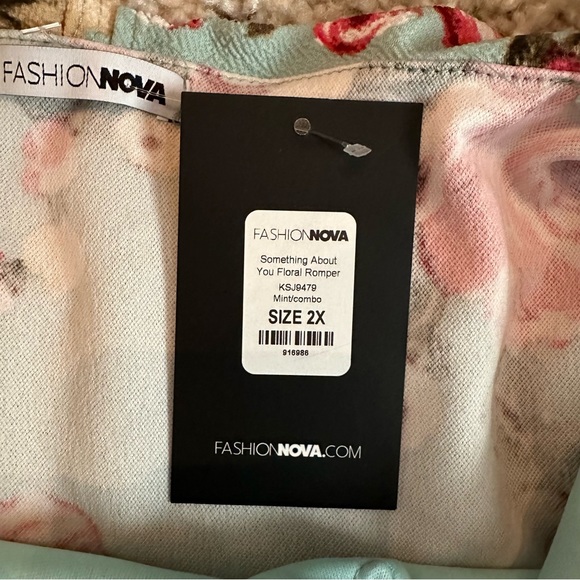 FASHION NOVA - Size 2X - NWT - Never Worn - Floral Romper - Picture 2 of 6